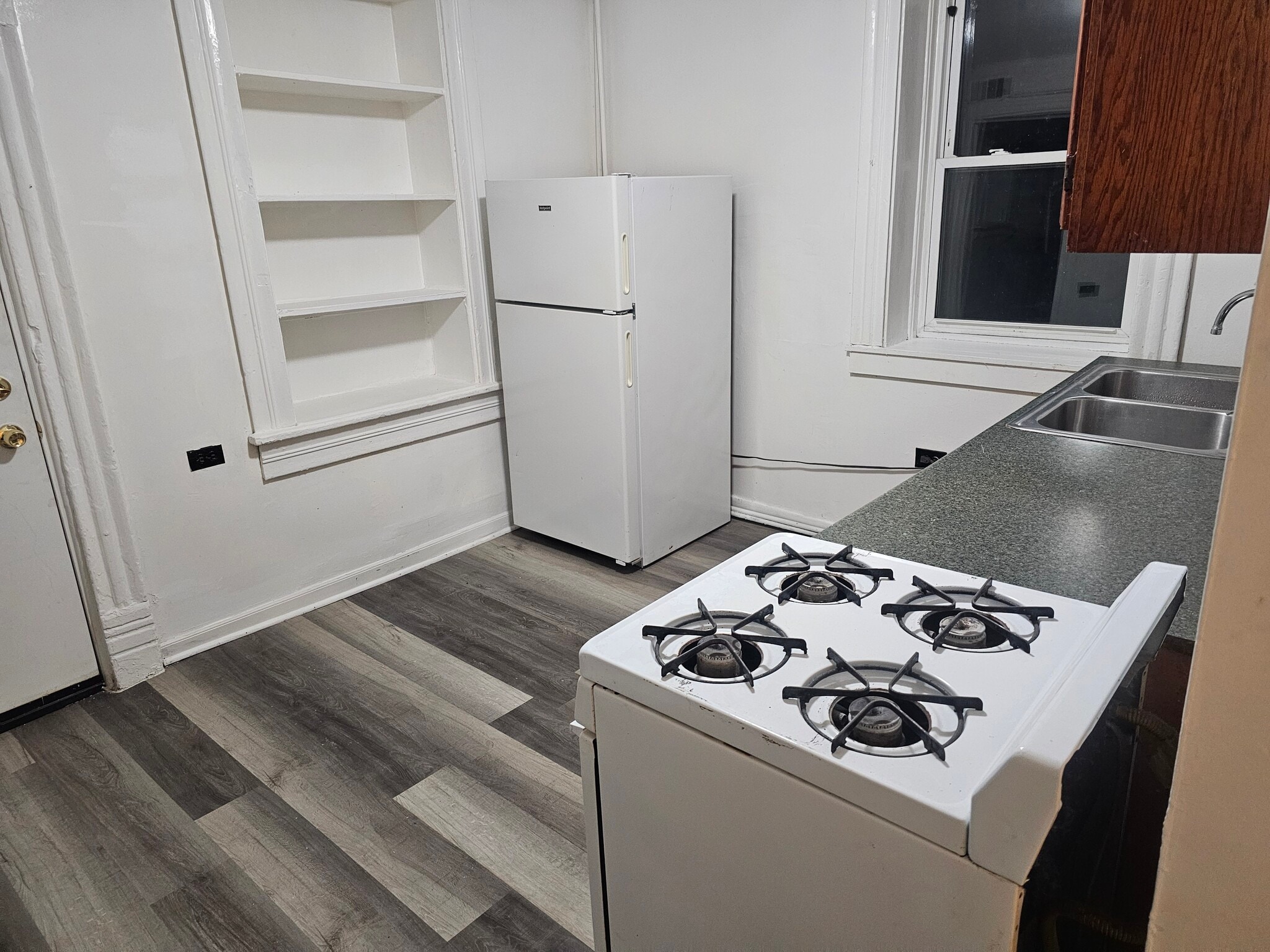 KITCHEN WITH BUILT IN SHELVES - 3535 S Hamilton Ave