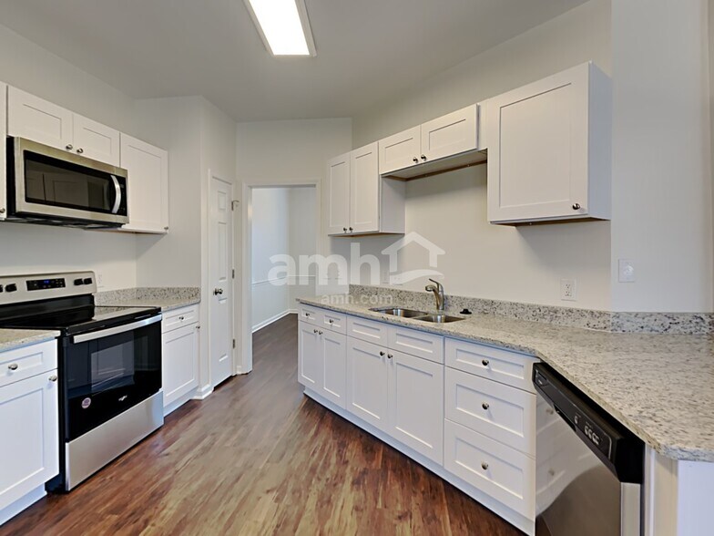 Building Photo - 9276 Durhamshire Dr