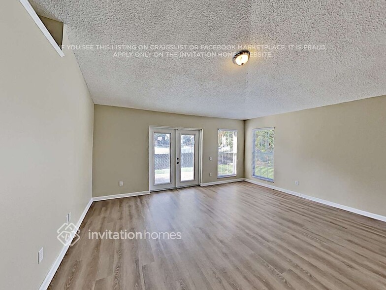 Building Photo - 896 Garden Glen Loop