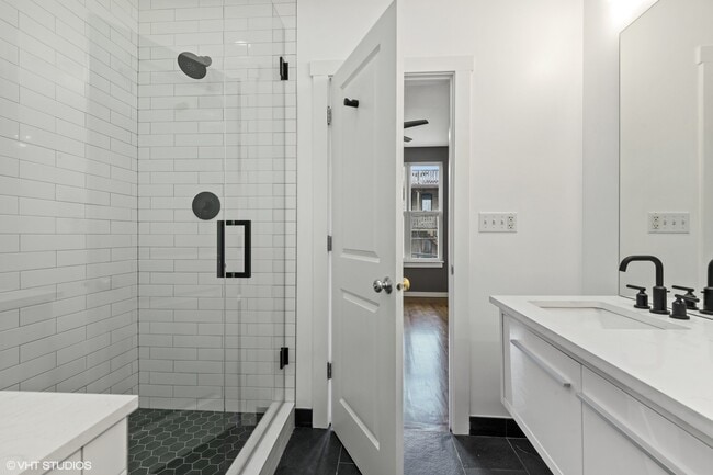 Building Photo - 18 S Aberdeen St