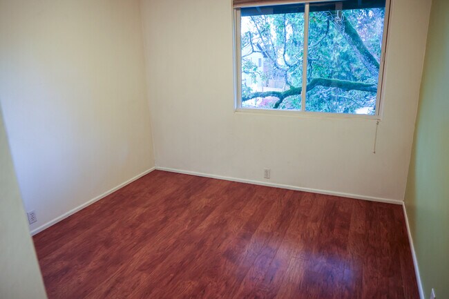 Building Photo - 2785 Malibu Way