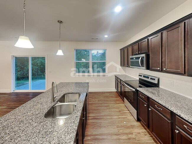 Building Photo - 807 Mary Beth Ct