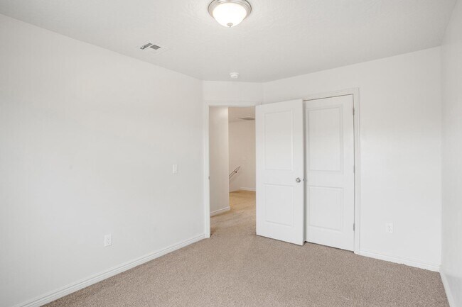Building Photo - 3194 S Relic Ridge Dr