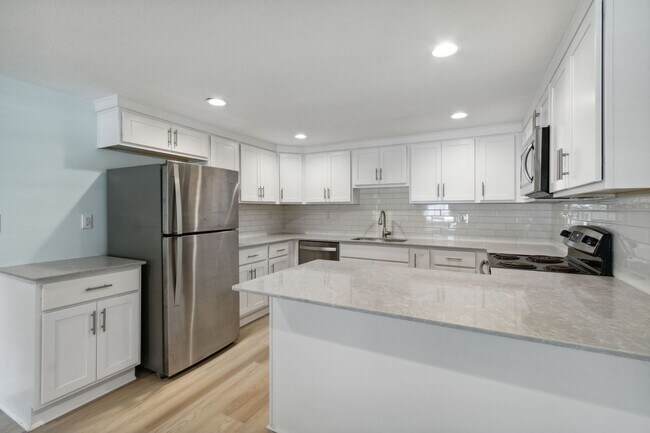 Building Photo - Small Duplex on Amelia Island