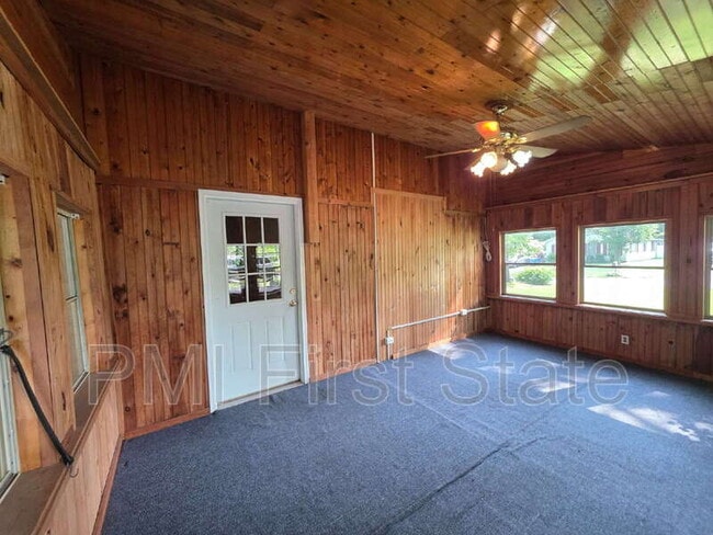 Building Photo - 24 Deer Run Dr