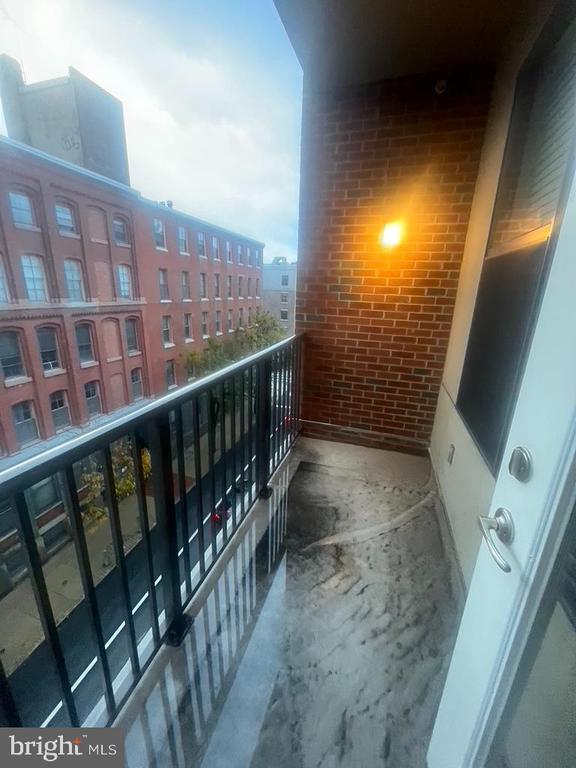 Building Photo - 401 Race St