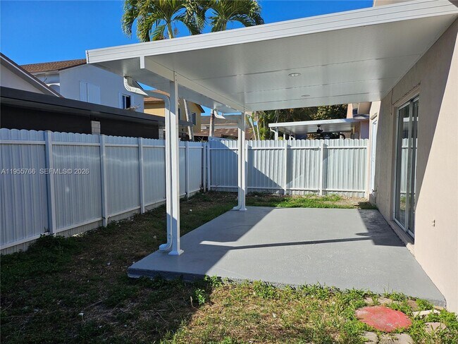 Building Photo - 16150 SW 138th Ct