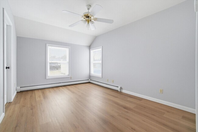 Building Photo - 14 Plummer Rd