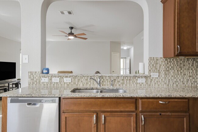 Building Photo - Charming 3-Bedroom with 2 Baths Cottonwood...