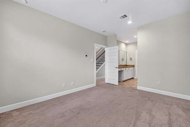 Building Photo - 2812 Grand Fountains Dr