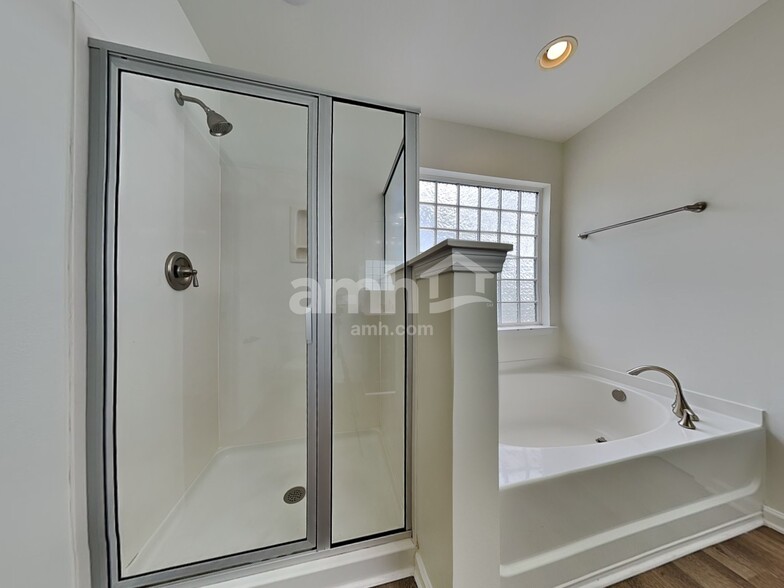 Building Photo - 1409 Paulonia Way