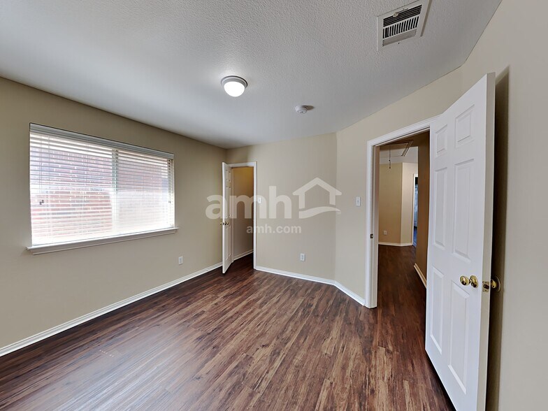 Building Photo - 11737 Latania Ln