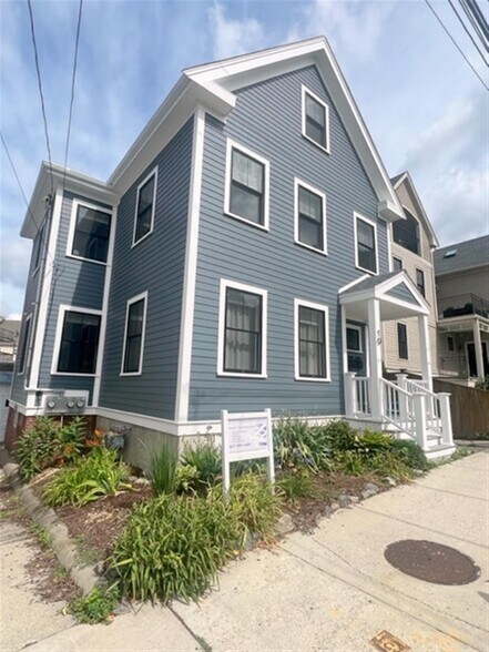Building Photo - 10 Linden Ave