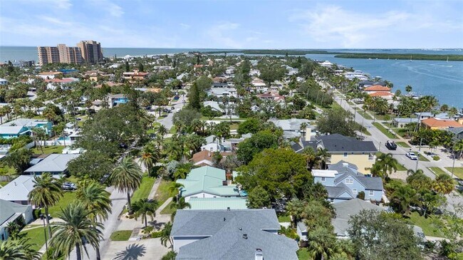 Building Photo - 759 Lantana Ave