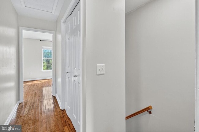 Building Photo - 7123 Gresham Ct E