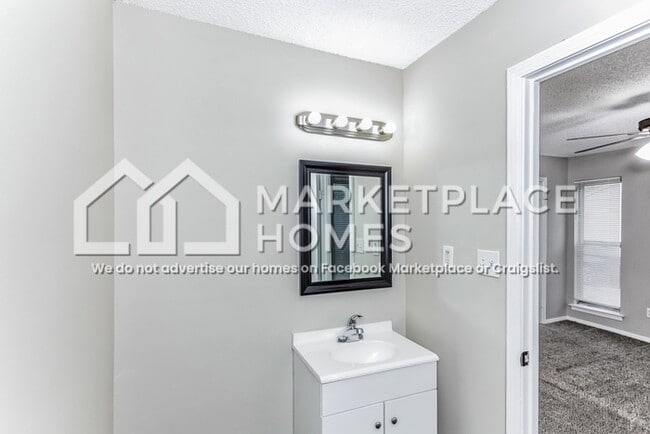 Building Photo - 3668 Barberry St