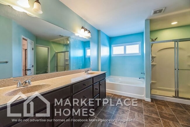 Building Photo - 2807 Bentwood Dr