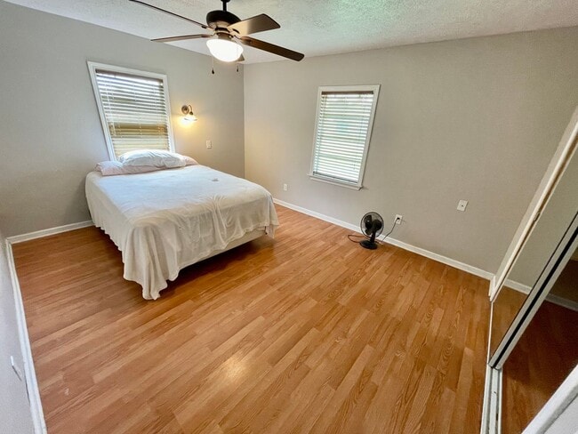 Building Photo - 800 Grigsby Ave