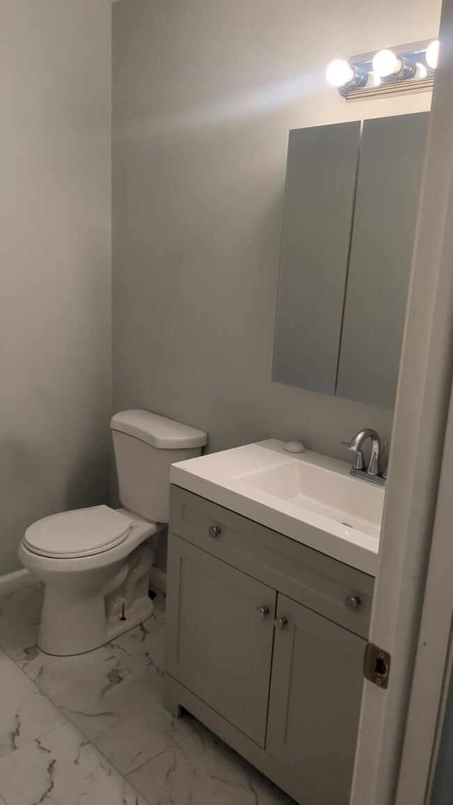 Building Photo - 1441 Broadway Blvd