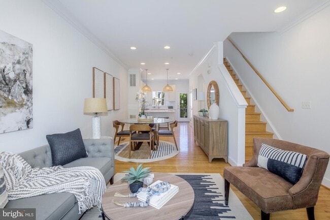 Building Photo - 4548 Longfellow St