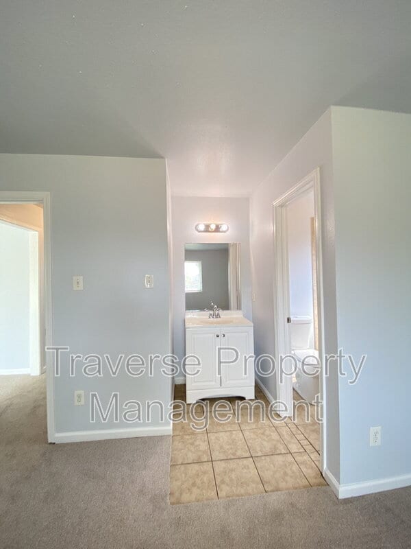 Building Photo - 2420 Springridge Dr