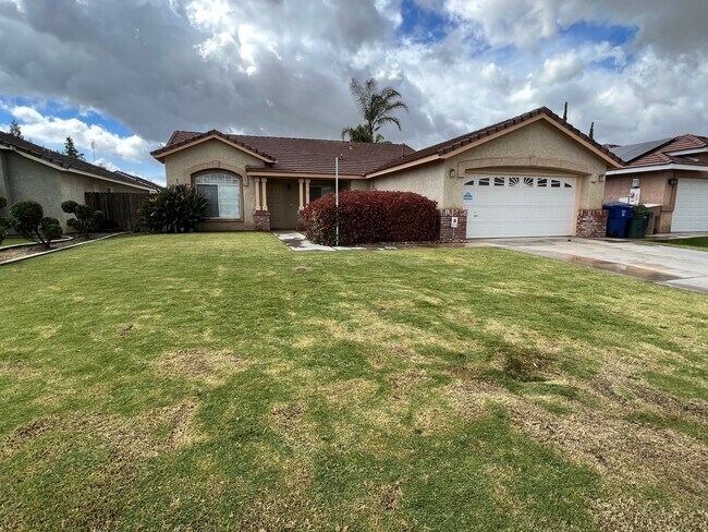 Building Photo - 5911 Golden Sunset Ct