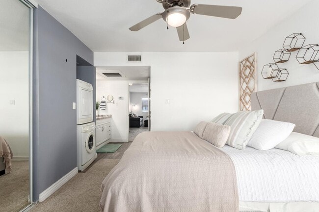 Building Photo - 5995 N 78th St