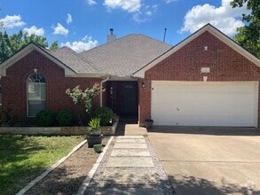 Building Photo - 2626 Eastwood Ln