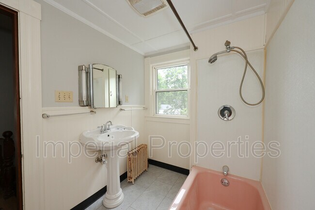 Building Photo - 6 Engel St