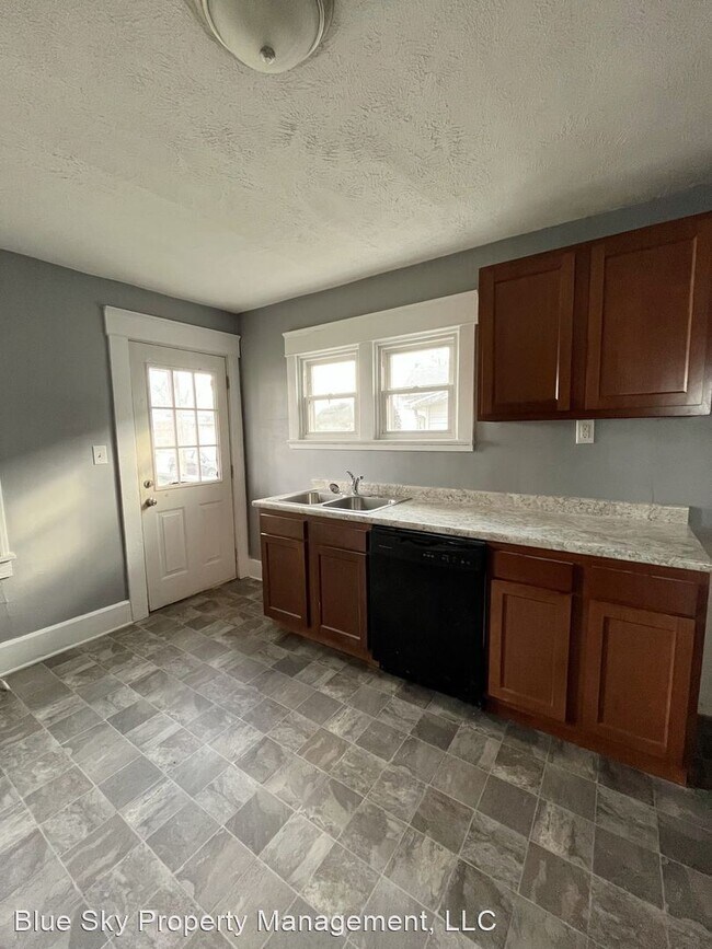 Building Photo - 3 br, 1 bath House - 1602 W Adams