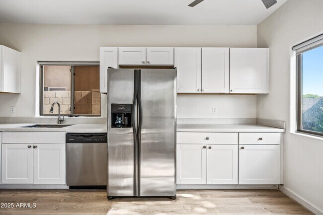 Building Photo - 1704 S 79th Glen