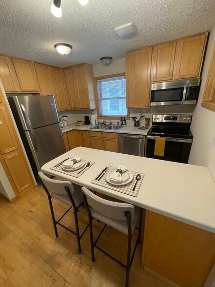 Primary Photo - 1661 Selby Ave