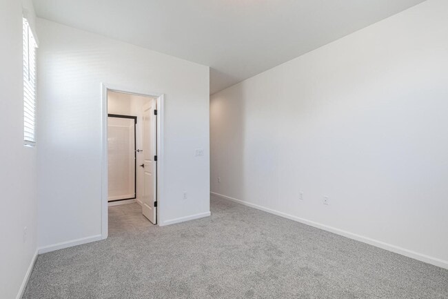Building Photo - New Tesoro Viejo home with 3 bedrooms, 3 b...
