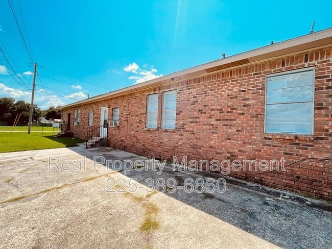 Building Photo - 38294 1494