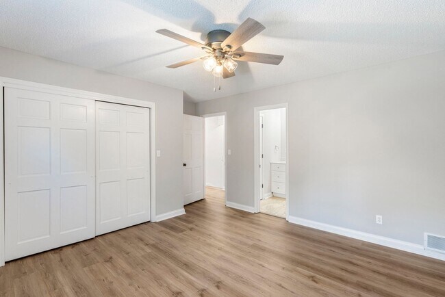 Building Photo - NEW 1720-1722-1724-1726 N Chapman Lane