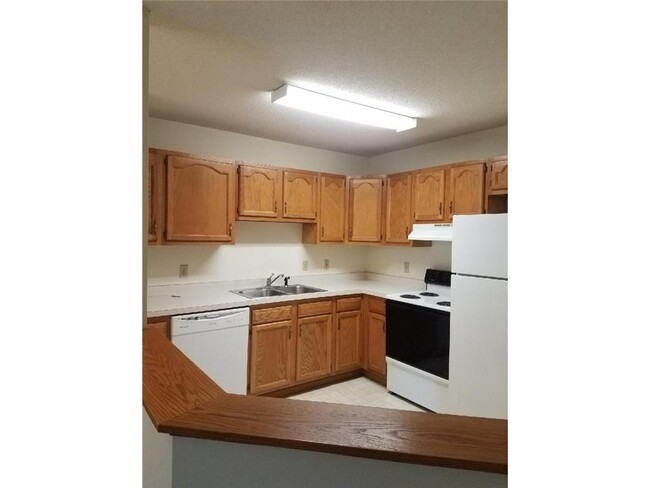 Building Photo - 1232 Spruce Ct