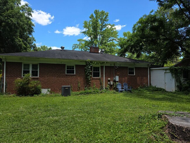 Building Photo - 4134 Sheridan Dr