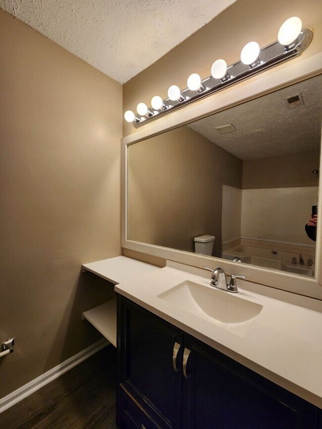 Building Photo - 3547 Main Station Dr SW