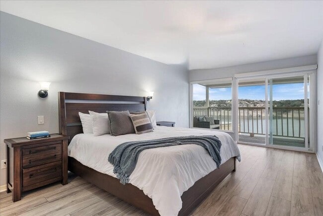 Building Photo - 18231 Lakepoint Cove