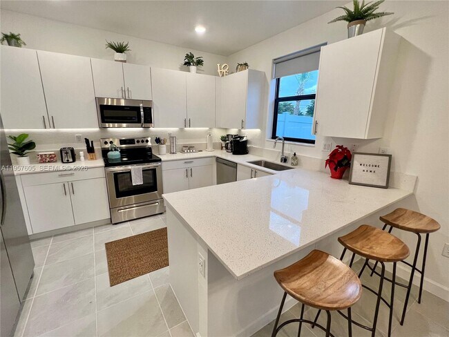 Building Photo - 20433 NW 4th Ave