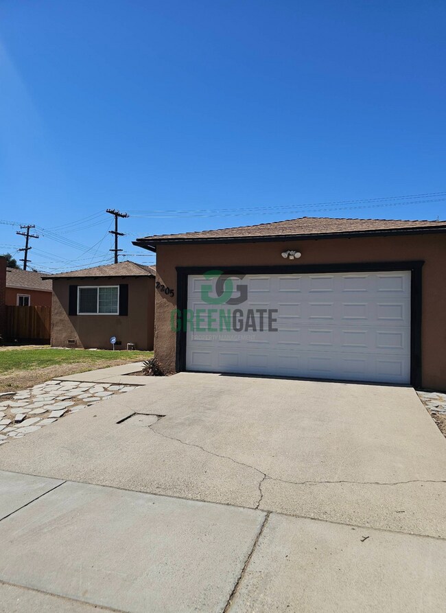 Building Photo - NOW AVAILABLE! 3 Bedroom, 1 Bathroom Home ...