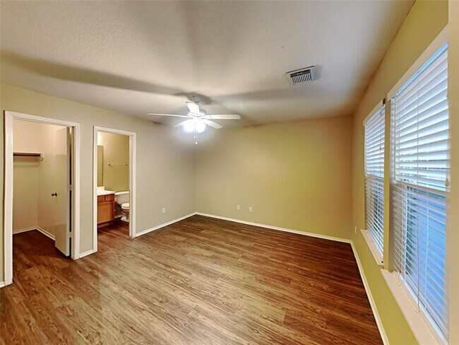 Building Photo - 6114 Elton Knolls St
