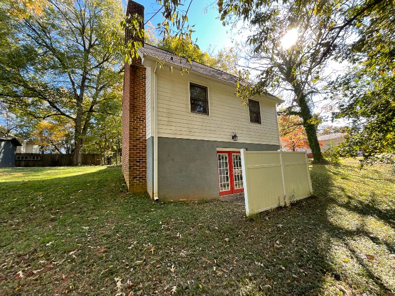Building Photo - 601 Rose Hill Ave