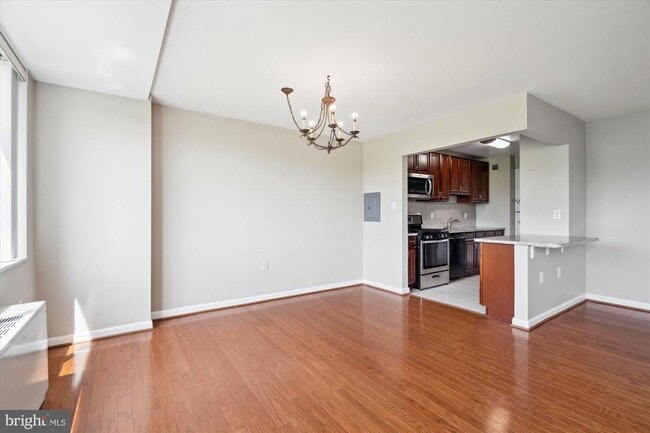 Building Photo - 10401 Grosvenor Pl