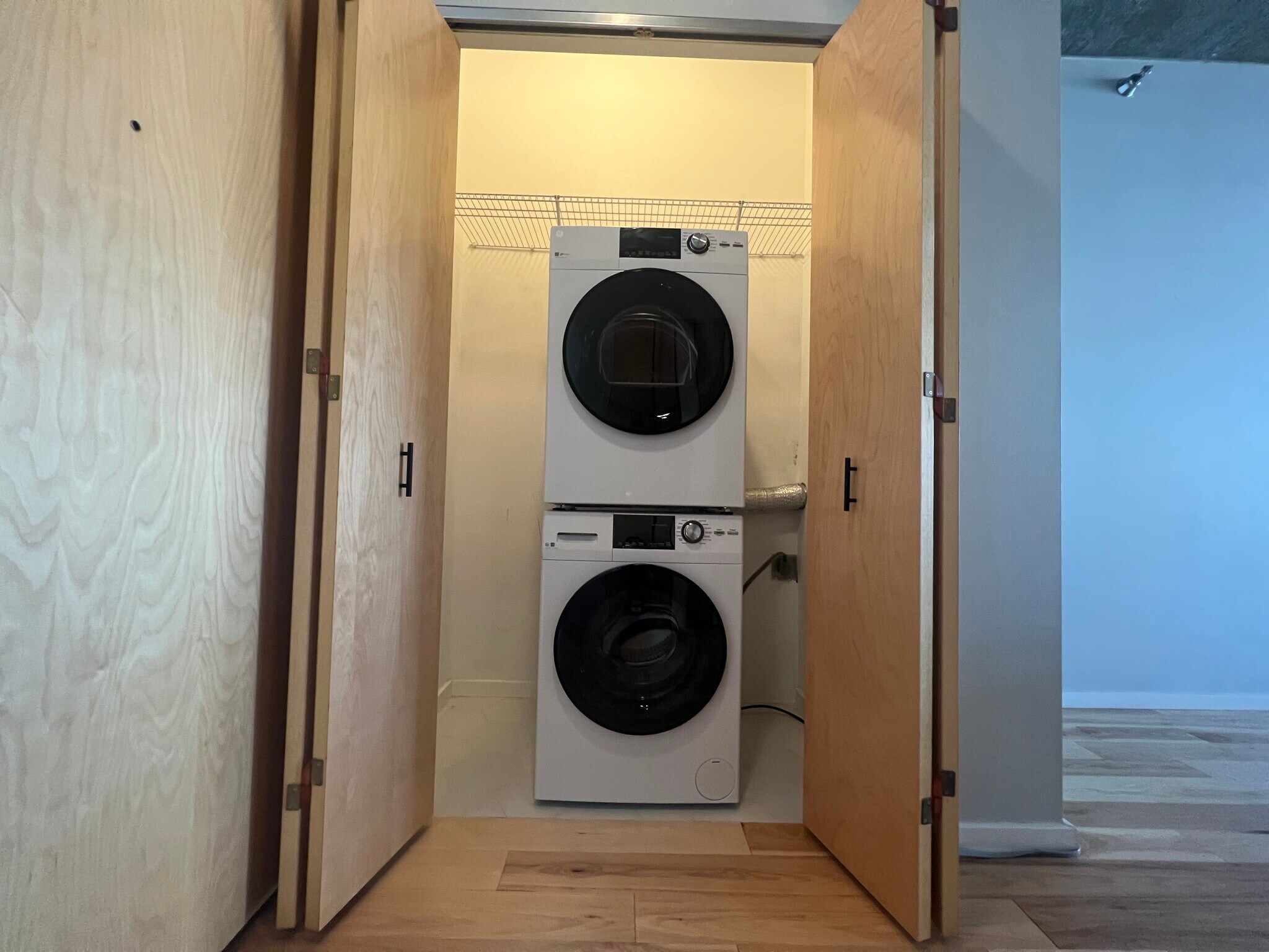 Building Photo - 321 S Sangamon St