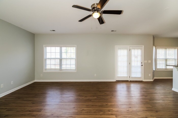 Building Photo - 225 Delaine Woods Dr
