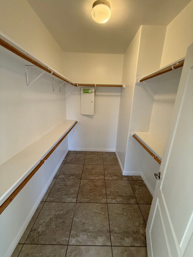 Building Photo - 2623 Bagwell Ct