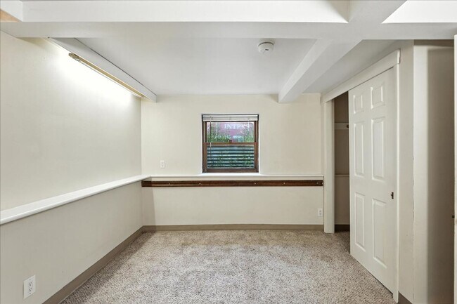 Building Photo - TOW2146