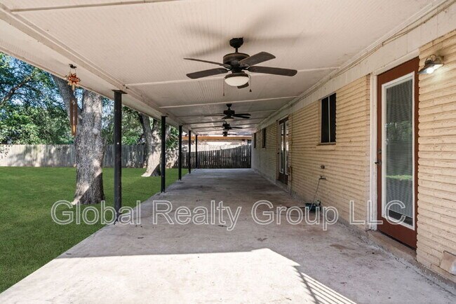 Building Photo - 138 Bobolink Dr
