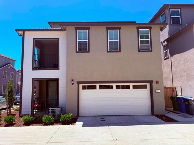 Building Photo - 1125 Bellawood Dr